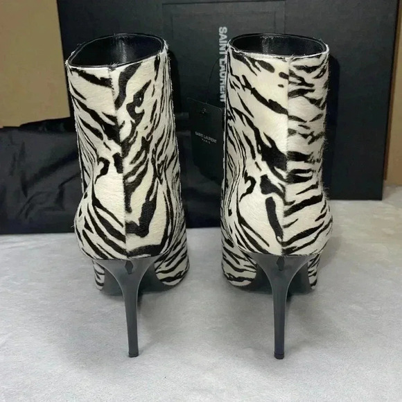Saint Laurent Sz 7 black / white zebra print heel booties - Picture 5 of 11